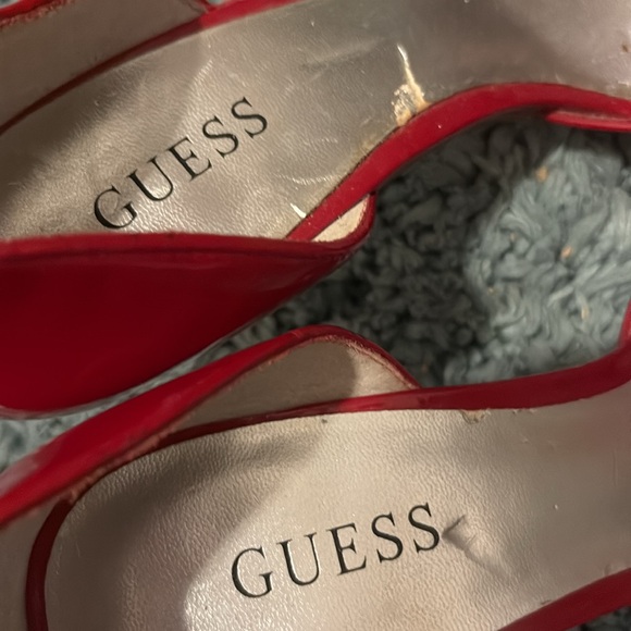 Guess heels exterior looks brand new, patent leather - Picture 5 of 5